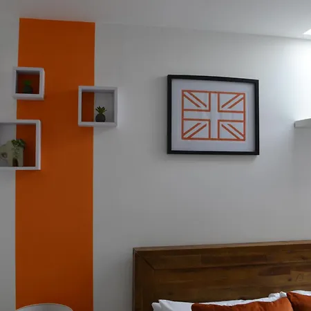 2 Twin Apartments, 2 Ensuites, Centre & Free Parking * Birmingham
