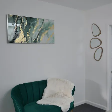 Apartment 2 Twin Apartments, 2 Ensuites, Centre & Free Parking *