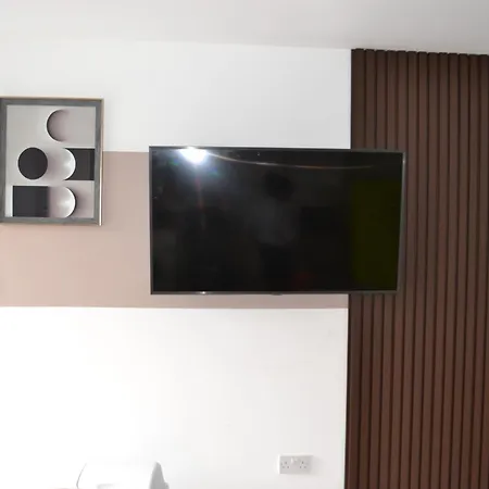 Apartment 2 Twin Apartments, 2 Ensuites, Centre & Free Parking *