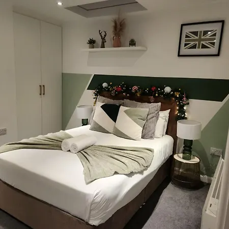 Apartment 2 Twin Apartments, 2 Ensuites, Centre & Free Parking *